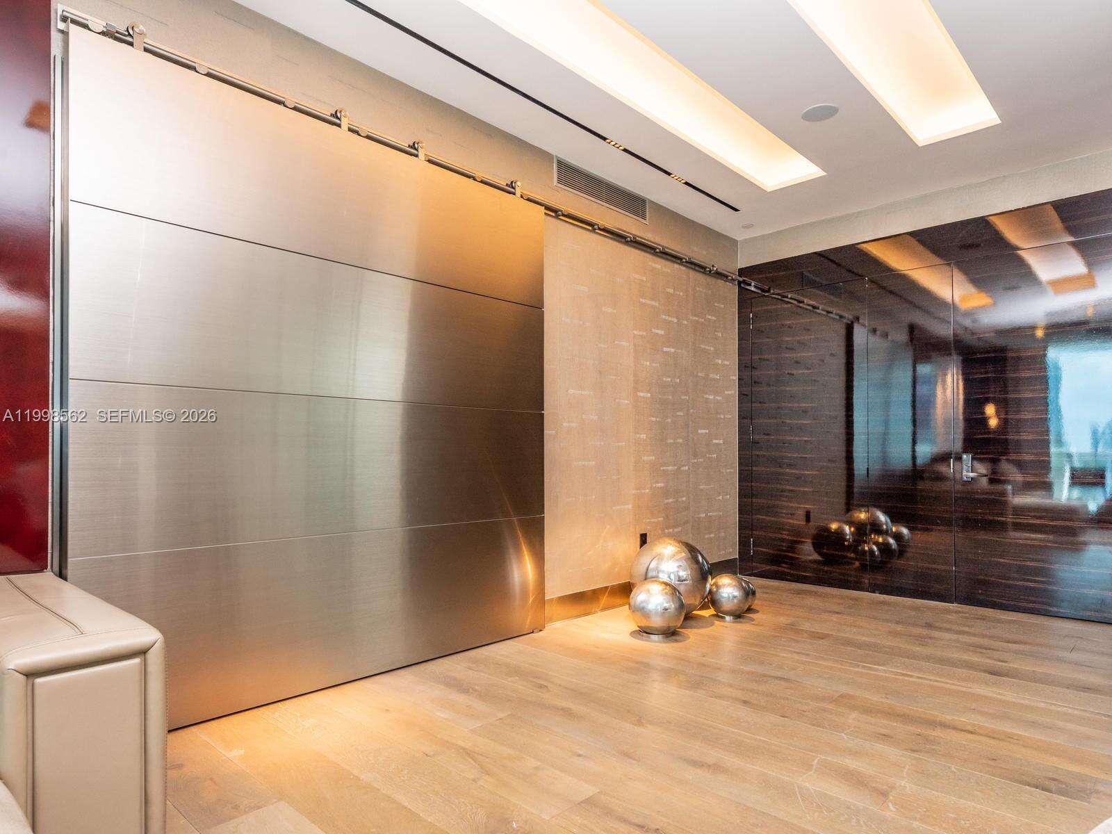 Continuum Unit #905 | Picture 17