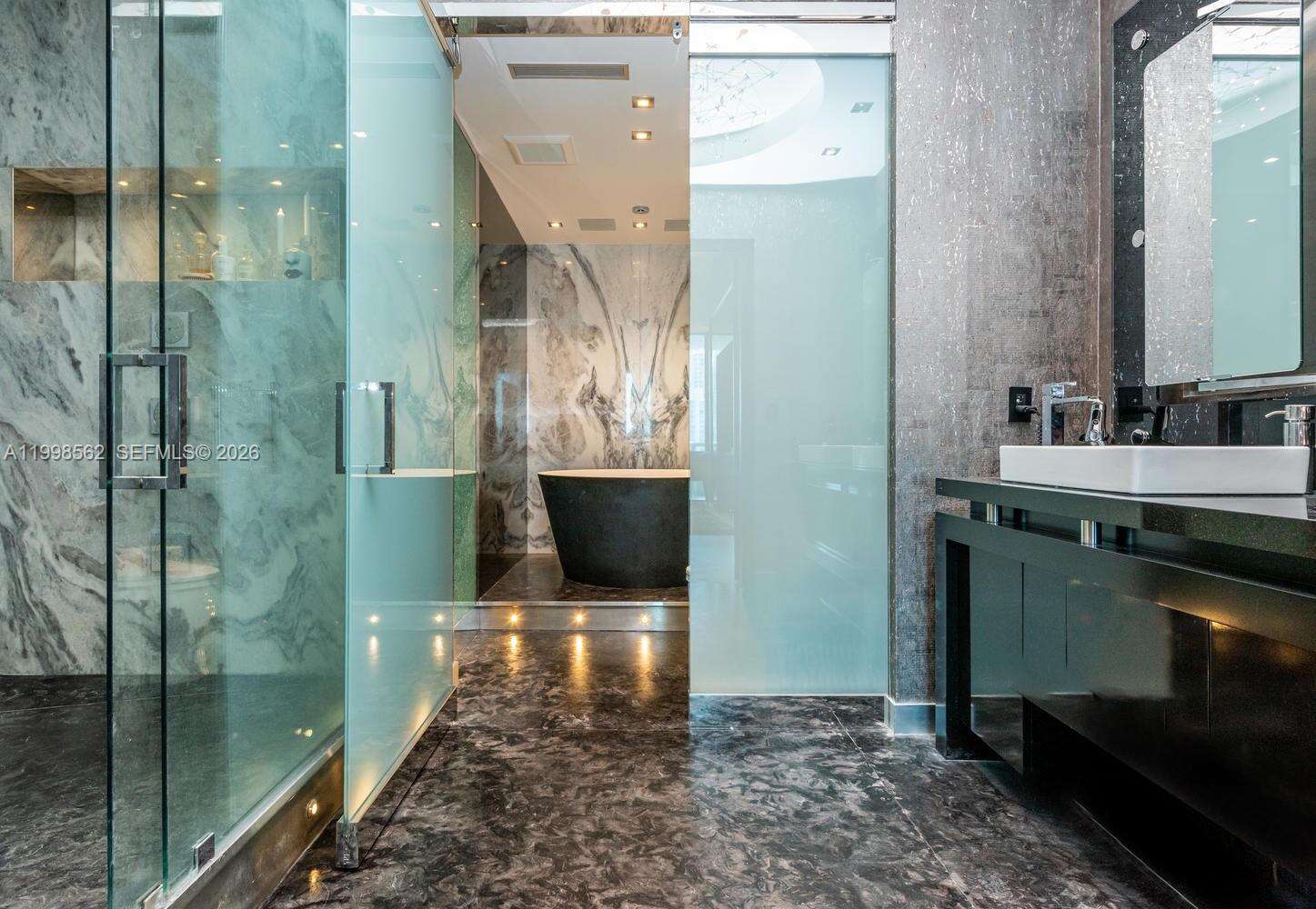 Continuum Unit #905 | Picture 20