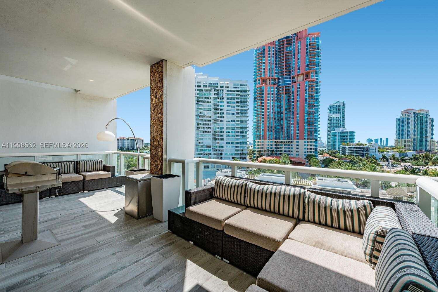 Continuum Unit #905 | Picture 25