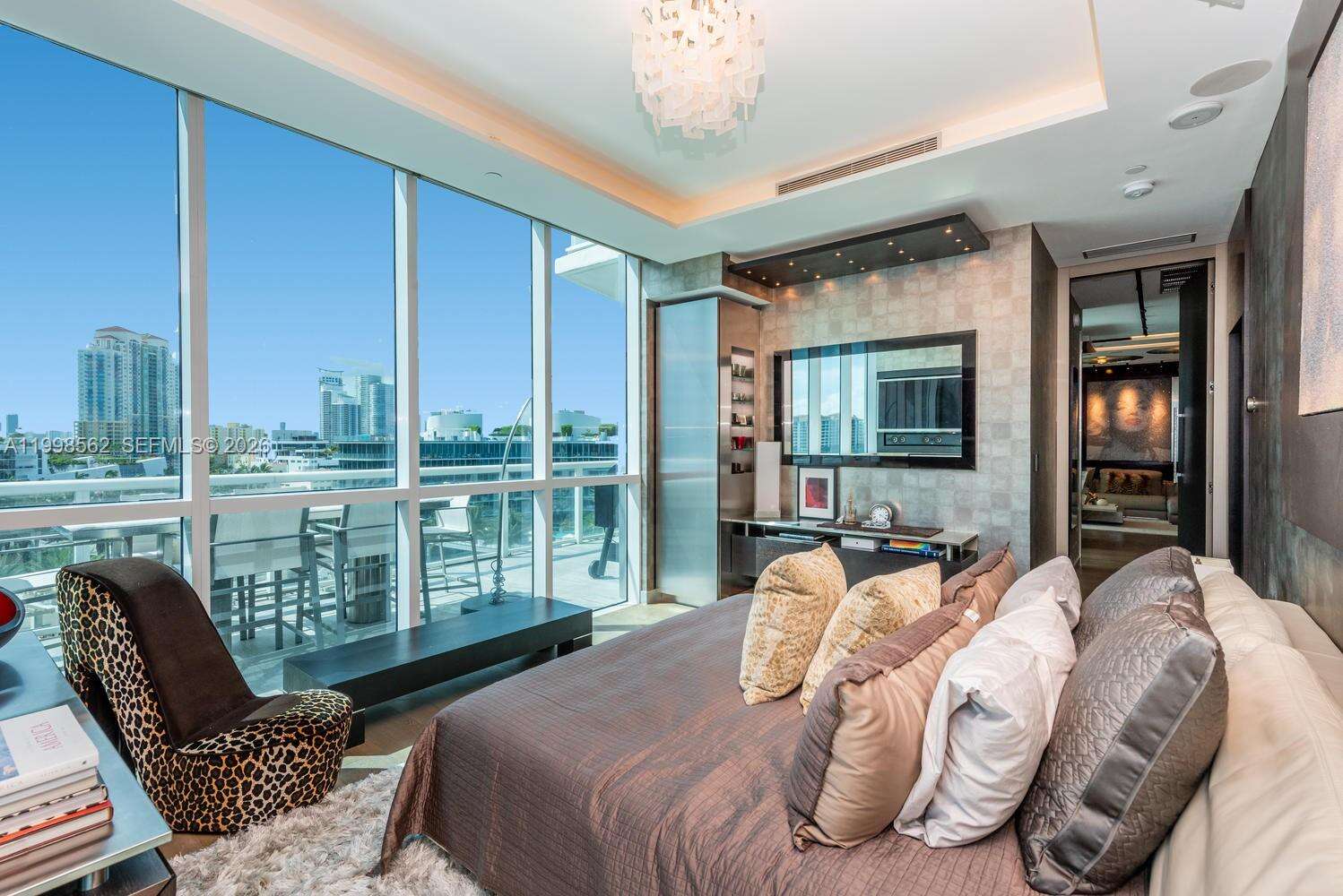 Continuum Unit #905 | Picture 30