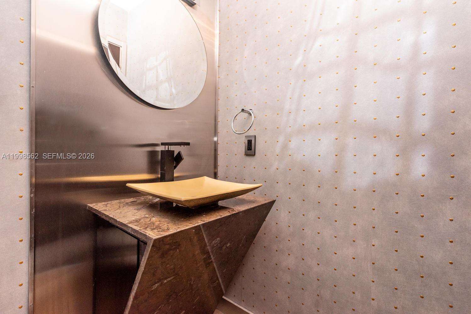 Continuum Unit #905 | Picture 36