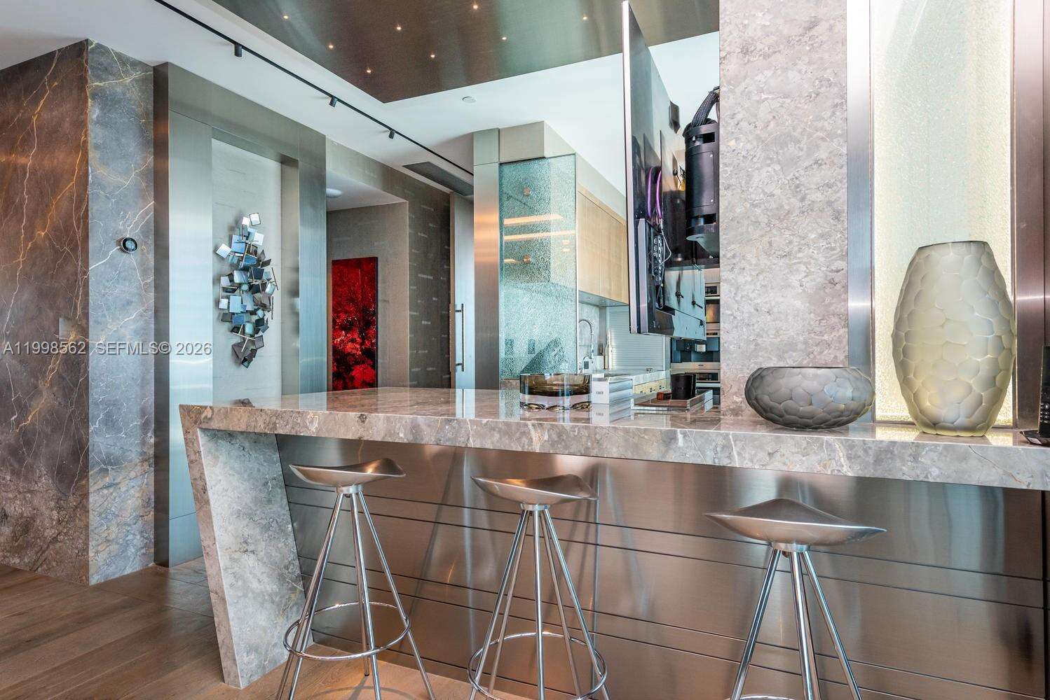 Continuum Unit #905 | Picture 6