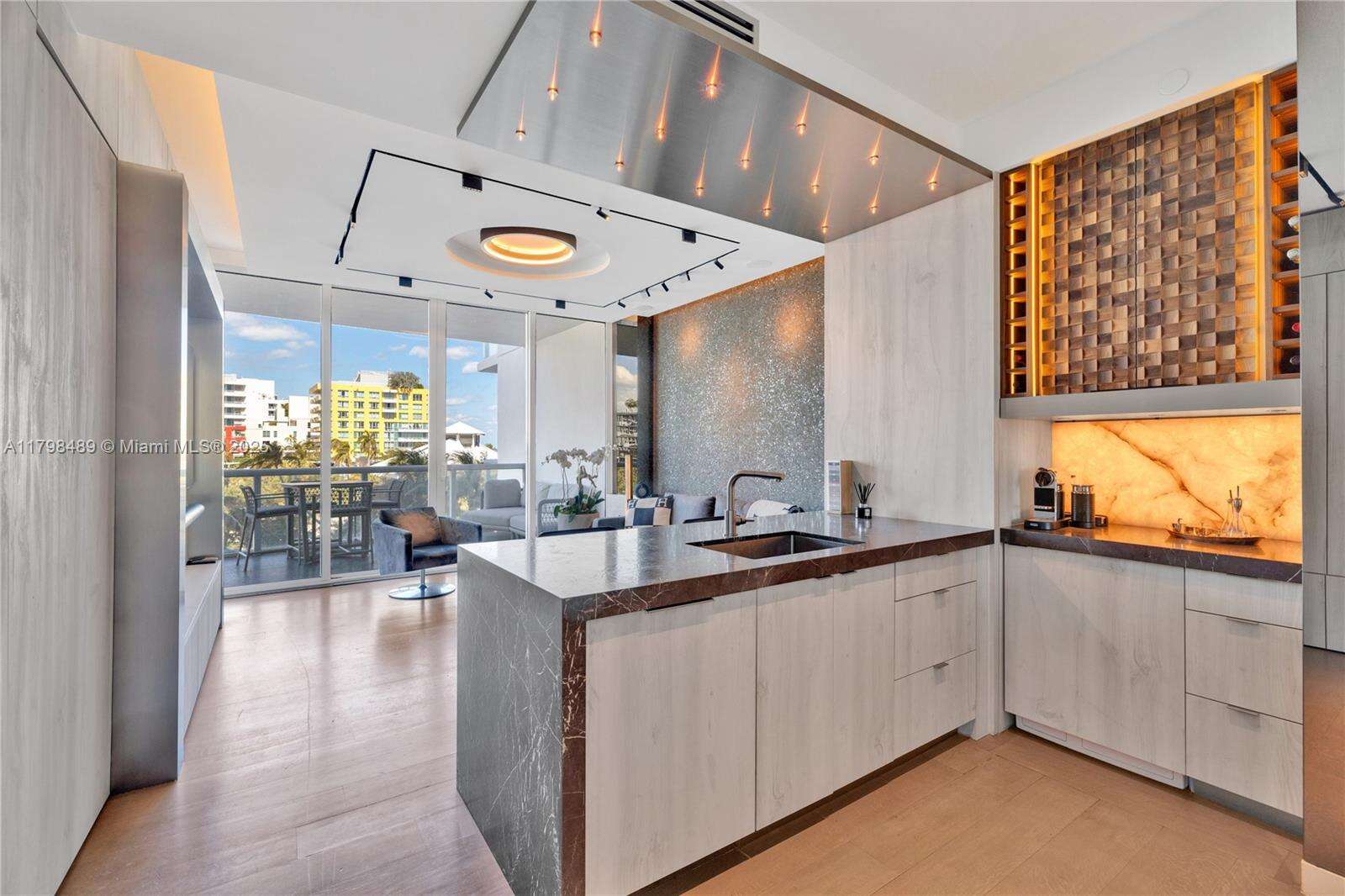 Continuum For Rent | Unit #613