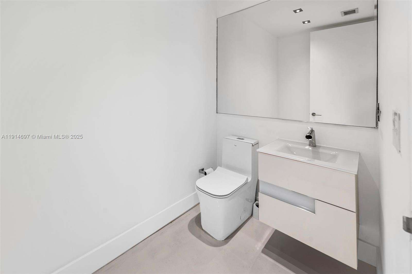 Continuum Unit #2306 | Picture 7