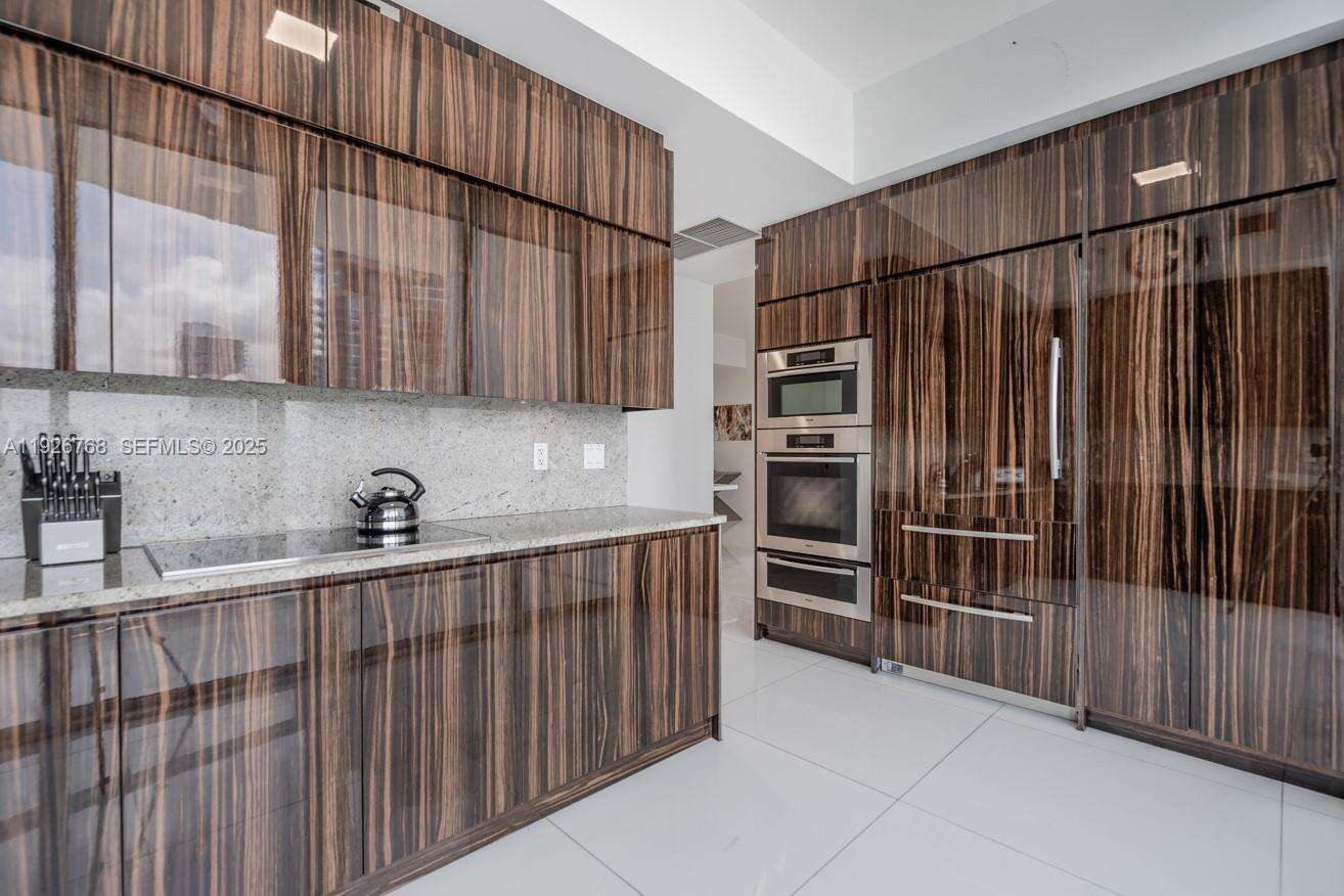 Continuum Unit #1506 | Picture 40