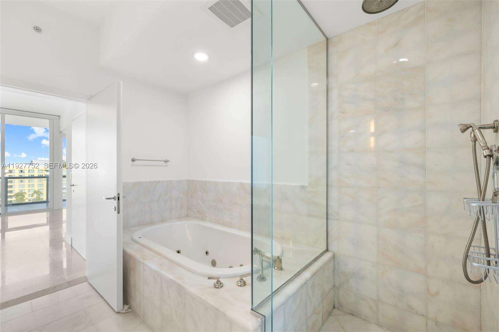 Continuum Unit #1107 | Picture 28