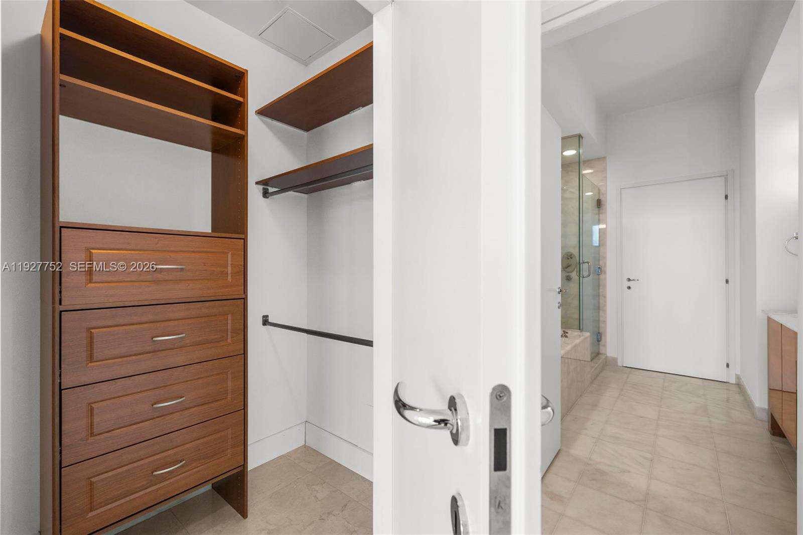 Continuum Unit #1107 | Picture 35