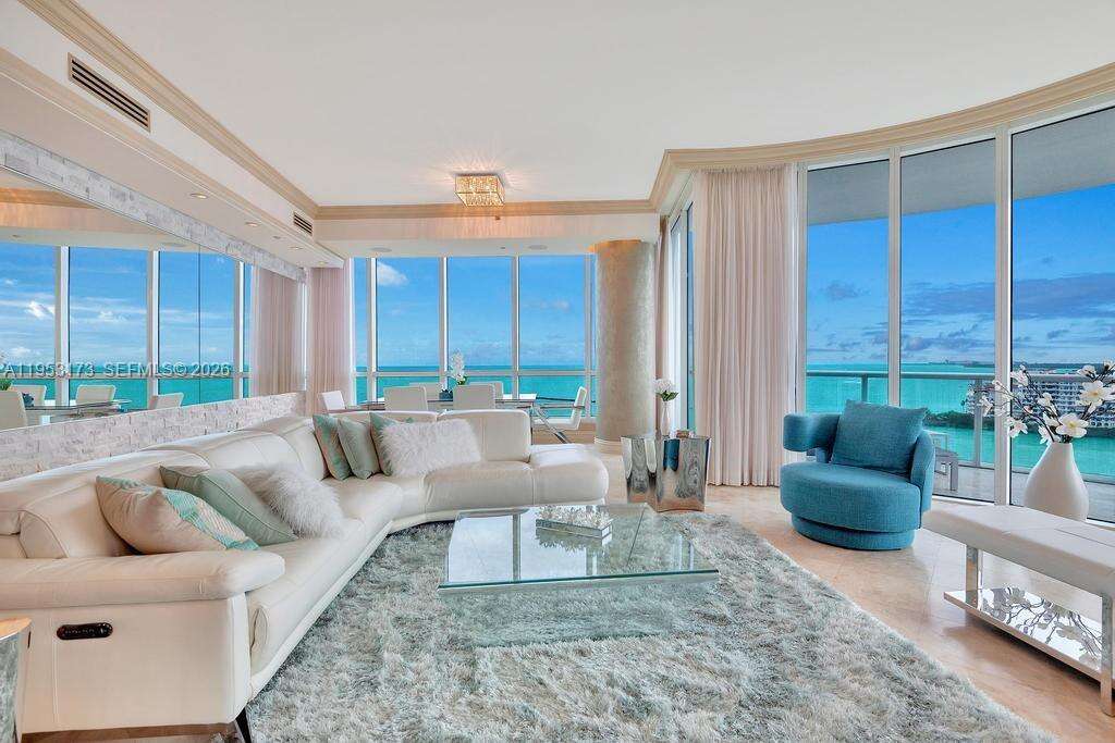 Continuum Unit #1504 | Picture 3