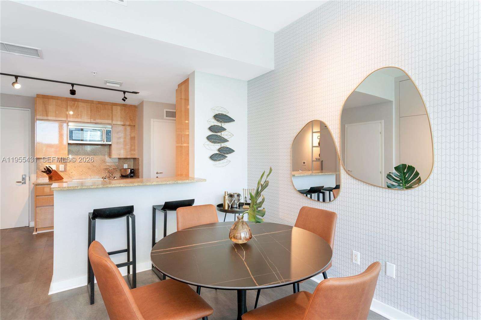 Continuum Unit #609 | Picture 8