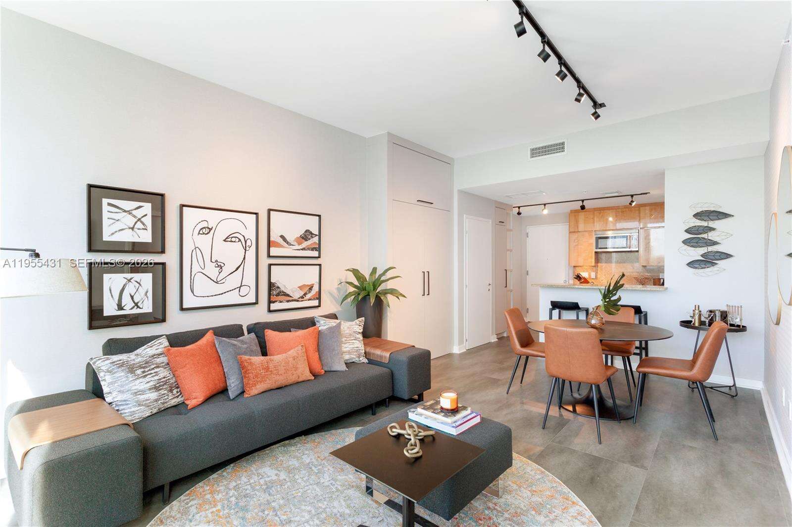 Continuum Unit #609 | Picture 10