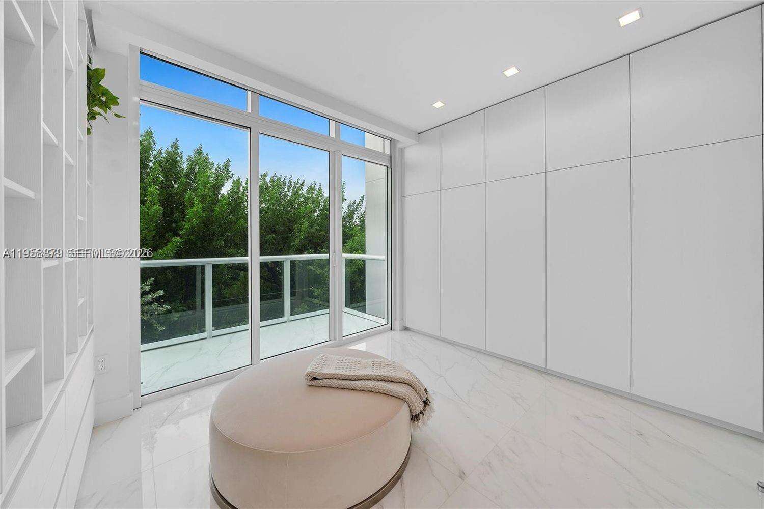 Continuum Unit #TH-13 | Picture 22