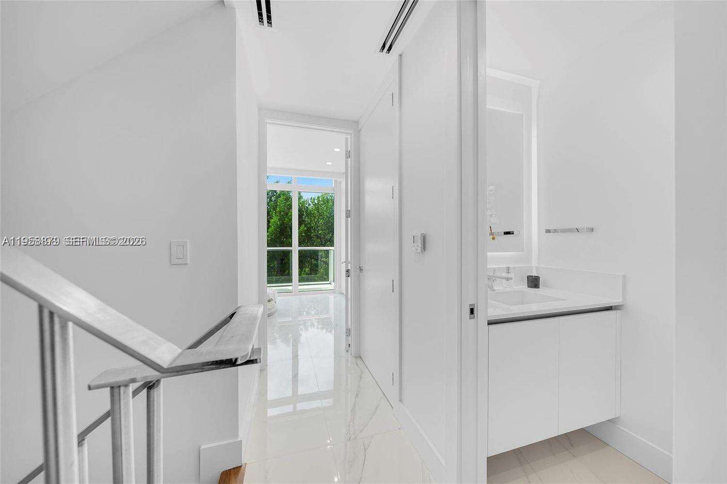 Continuum Unit #TH-13 | Picture 34