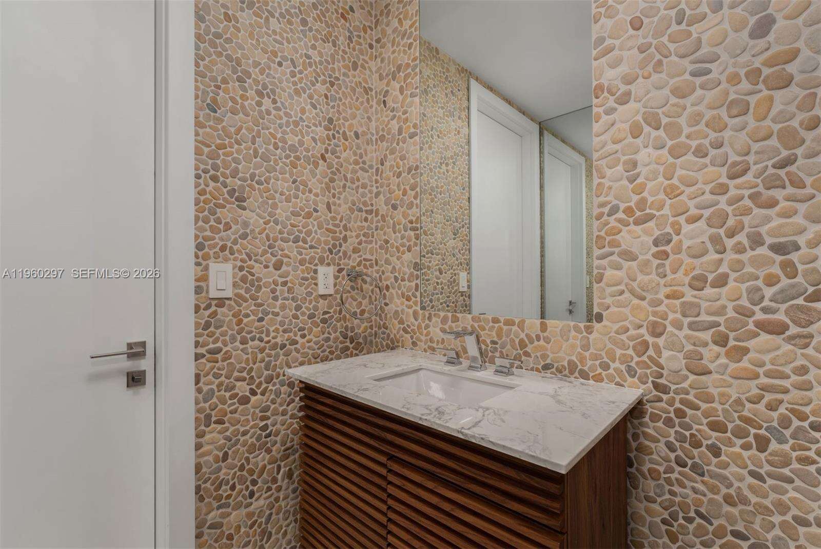 Continuum Unit #1201/08 | Picture 24