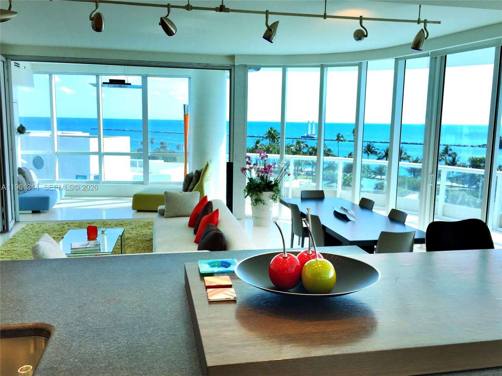 Continuum Unit #604 | Picture 2