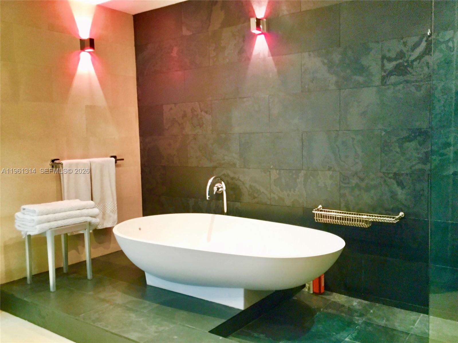 Continuum Unit #604 | Picture 17