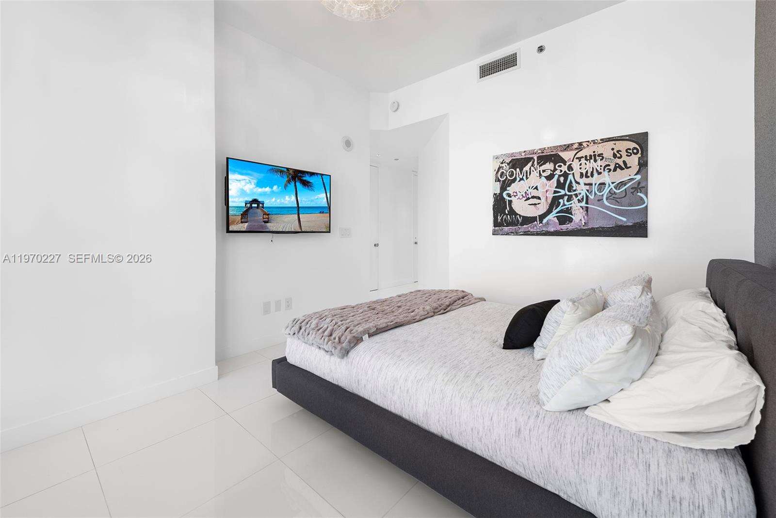 Continuum Unit #2101 | Picture 29