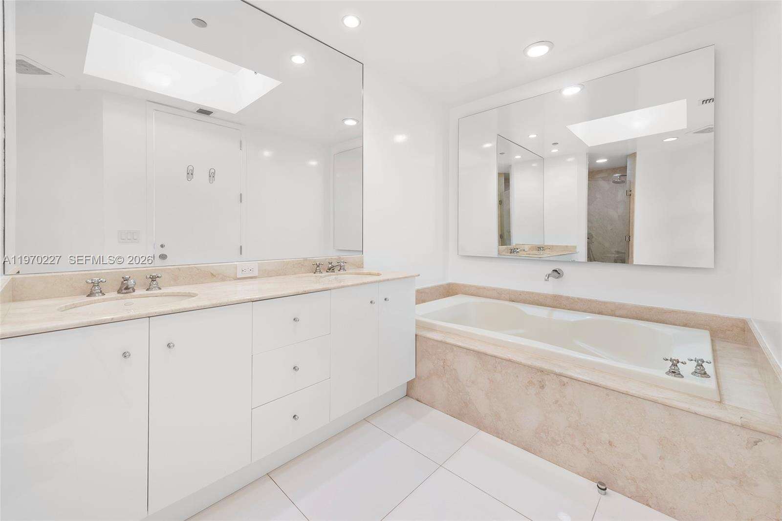 Continuum Unit #2101 | Picture 38