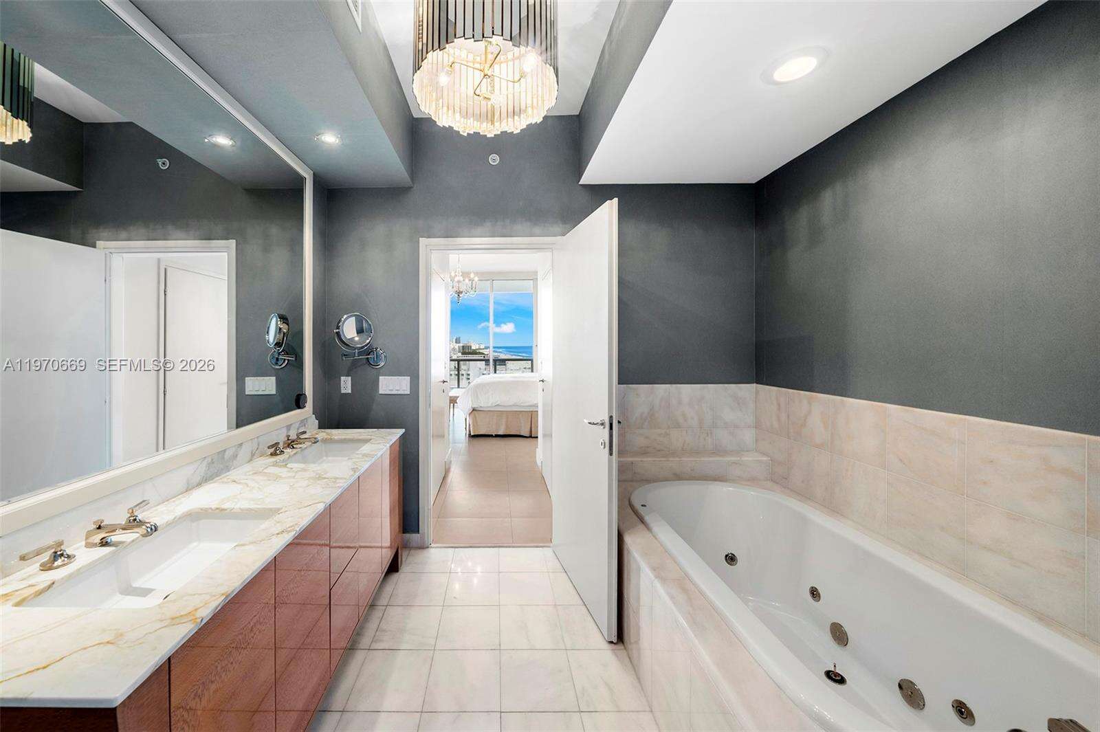 Continuum Unit #1807 | Picture 11