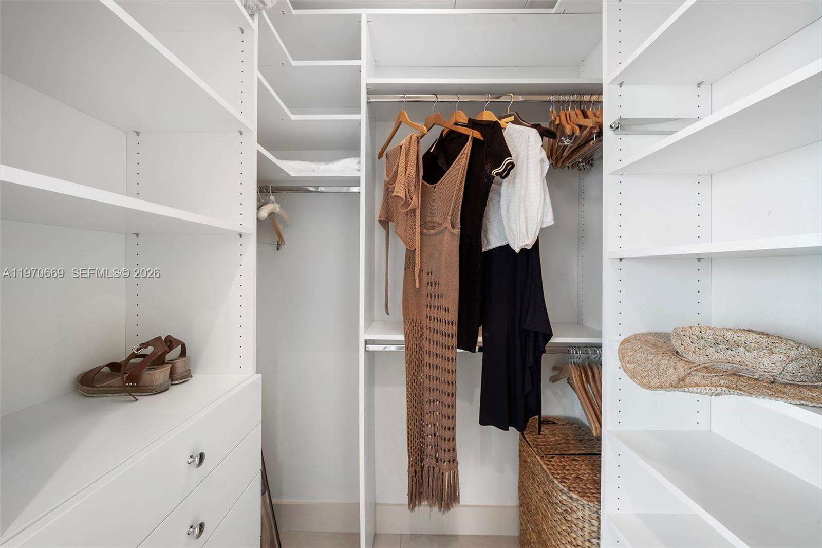 Continuum Unit #1807 | Picture 12