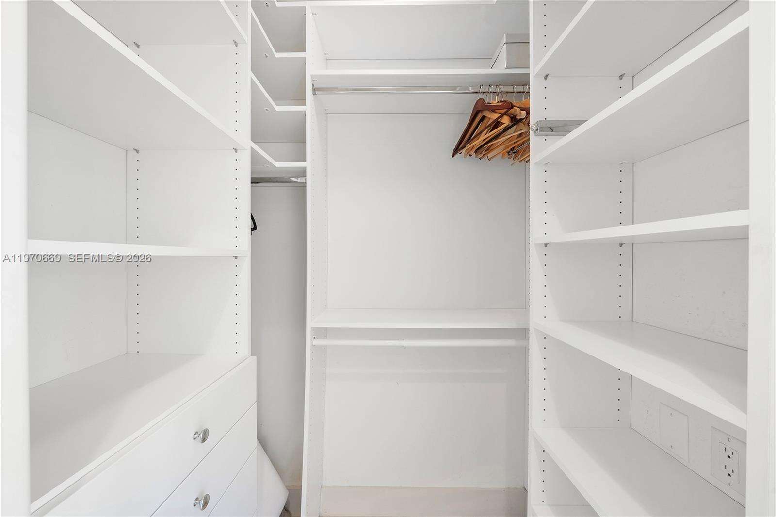 Continuum Unit #1807 | Picture 21