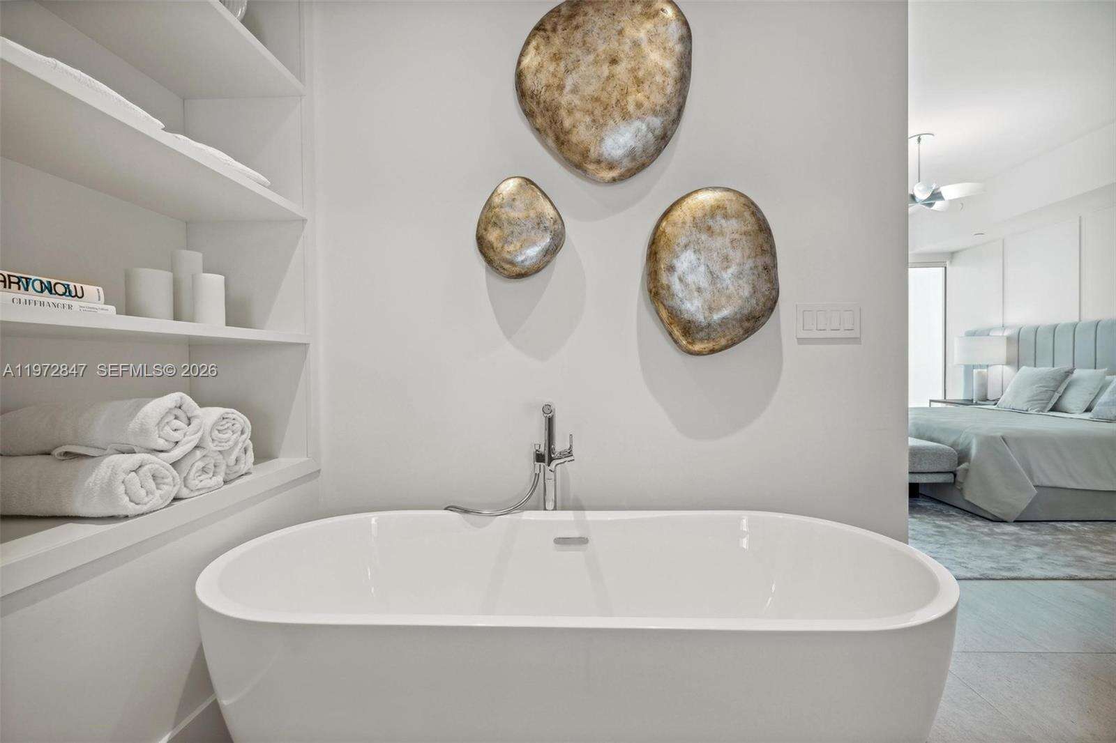 Continuum Unit #3905 | Picture 14