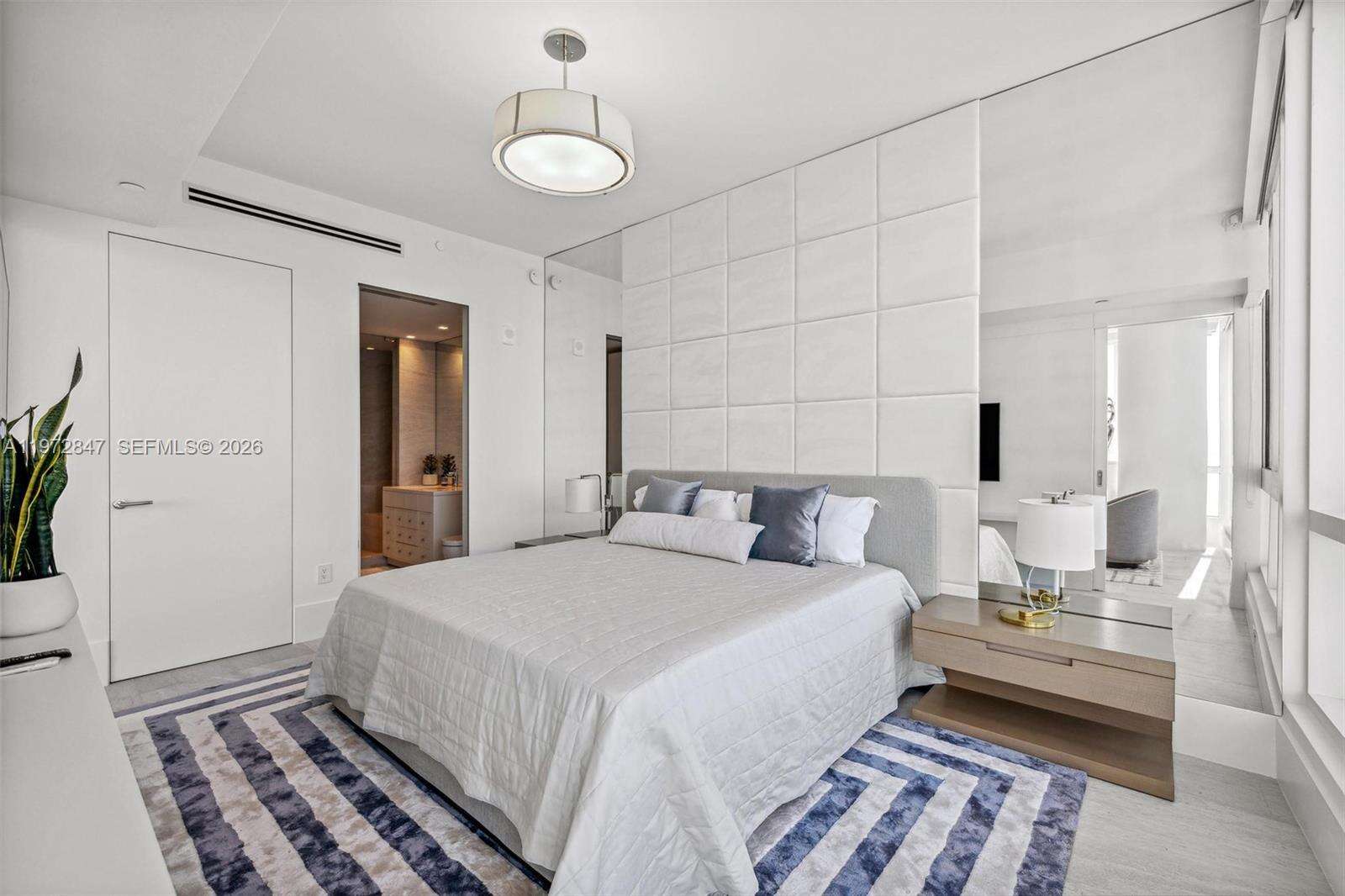 Continuum Unit #3905 | Picture 21