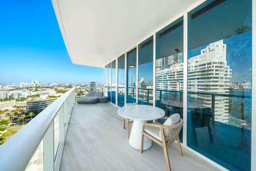 Continuum Unit #1701 | Picture 25