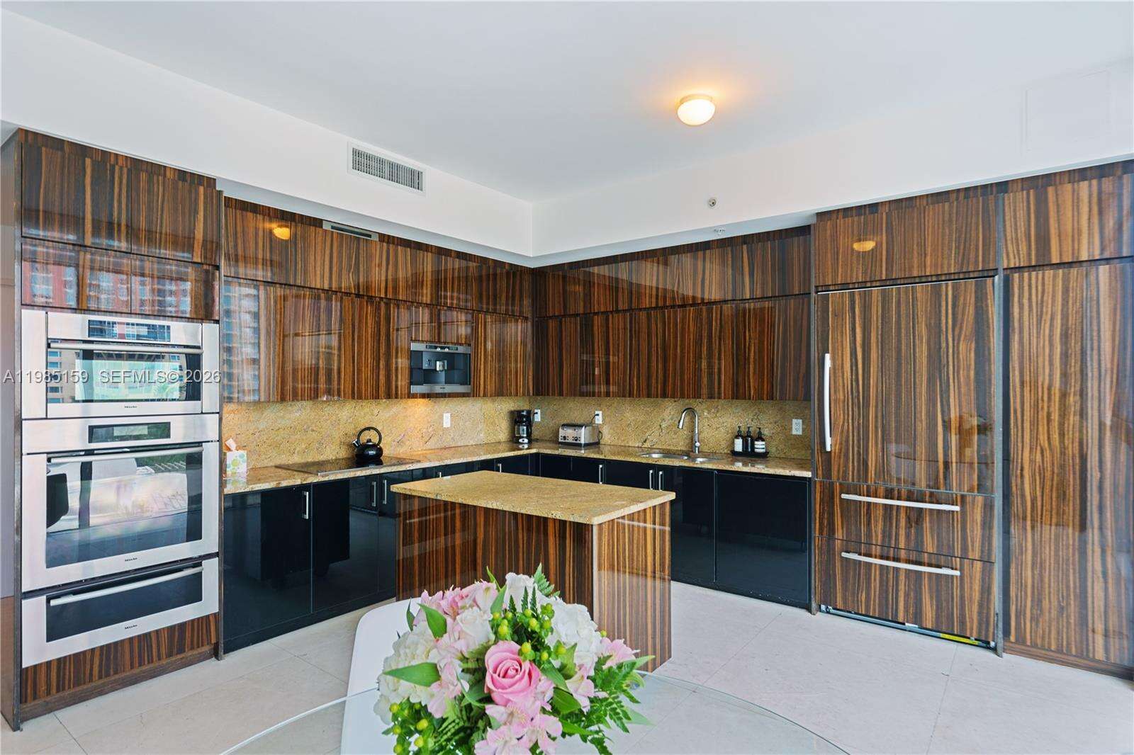 Continuum Unit #805 | Picture 7