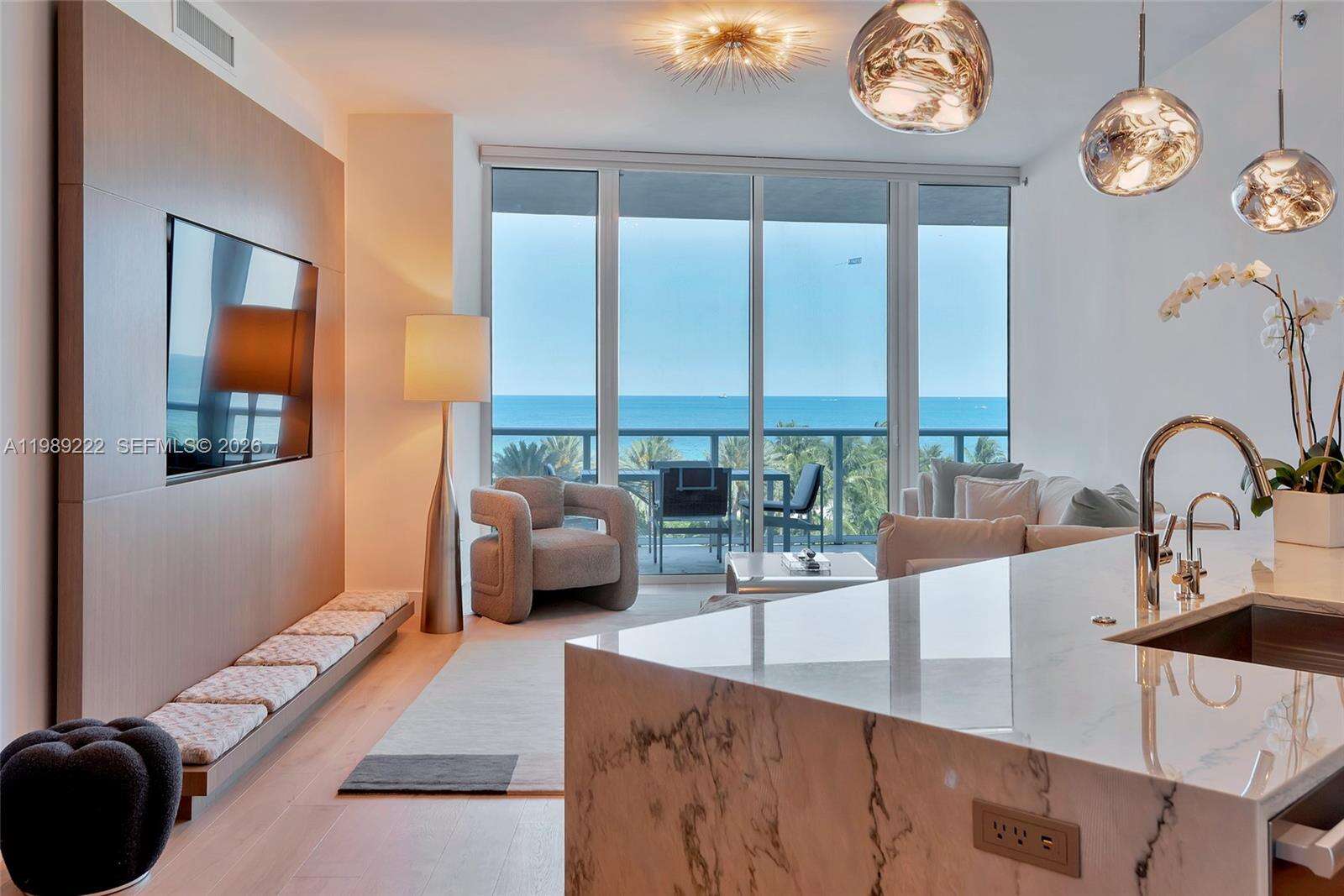 Continuum Unit #708 | Picture 24