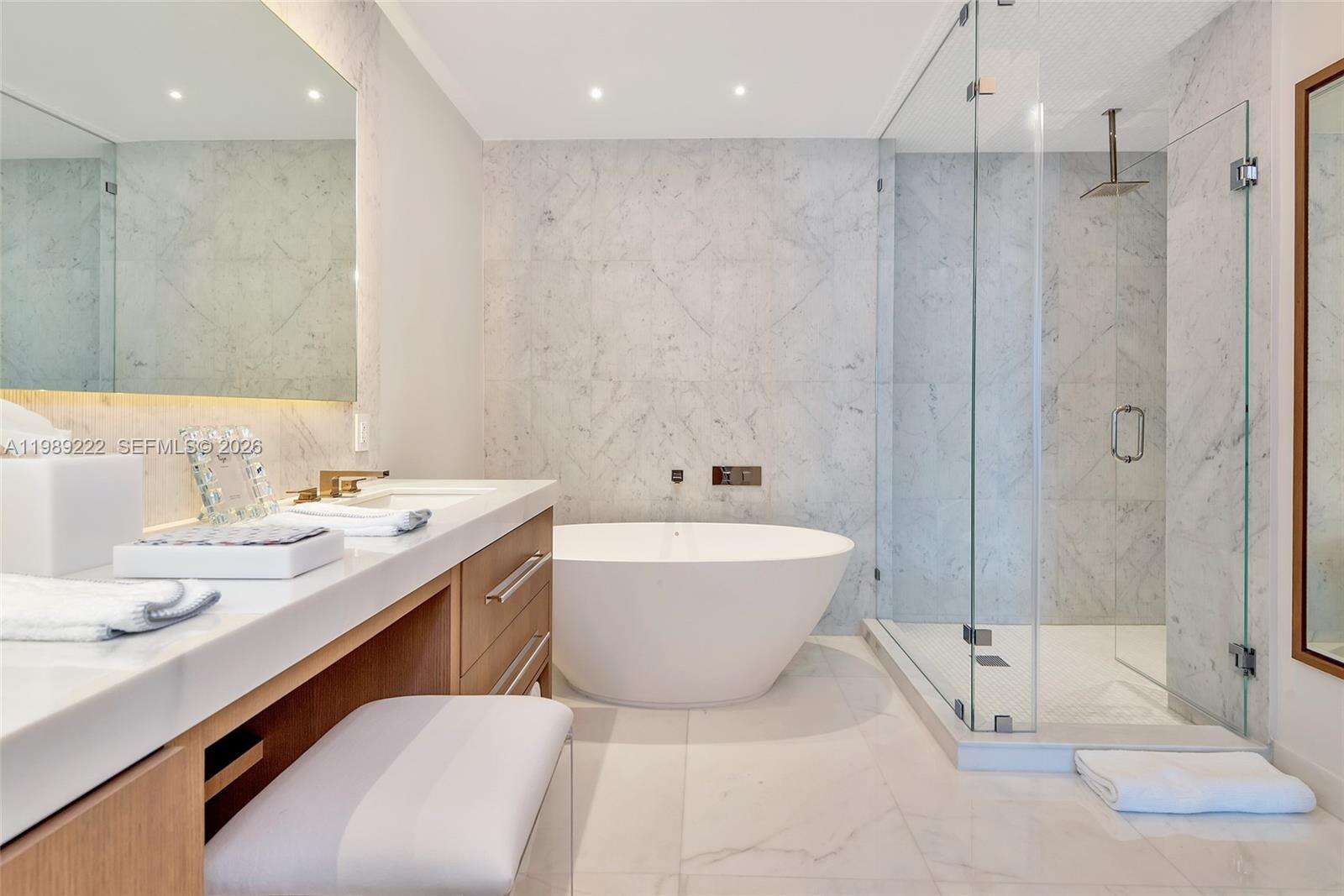 Continuum Unit #708 | Picture 8