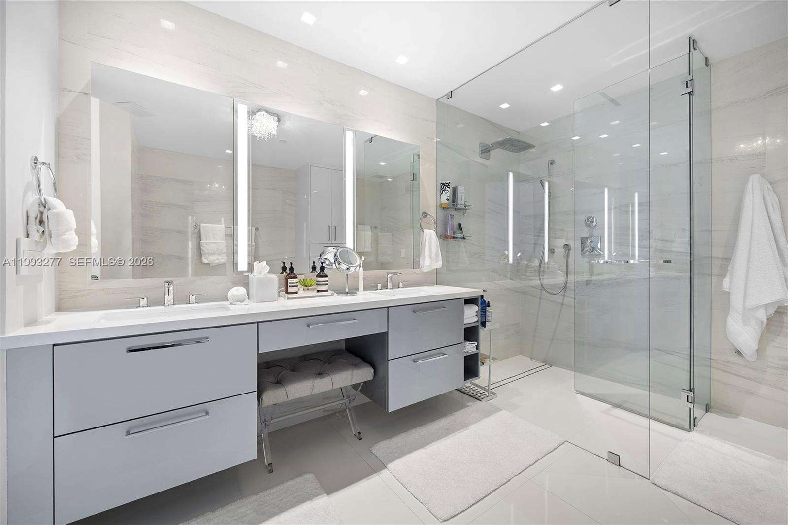 Continuum Unit #1409 | Picture 11