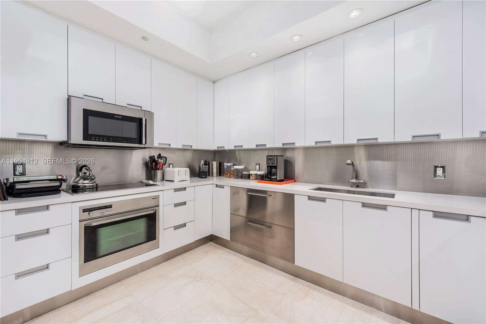 Continuum Unit #610 | Picture 17