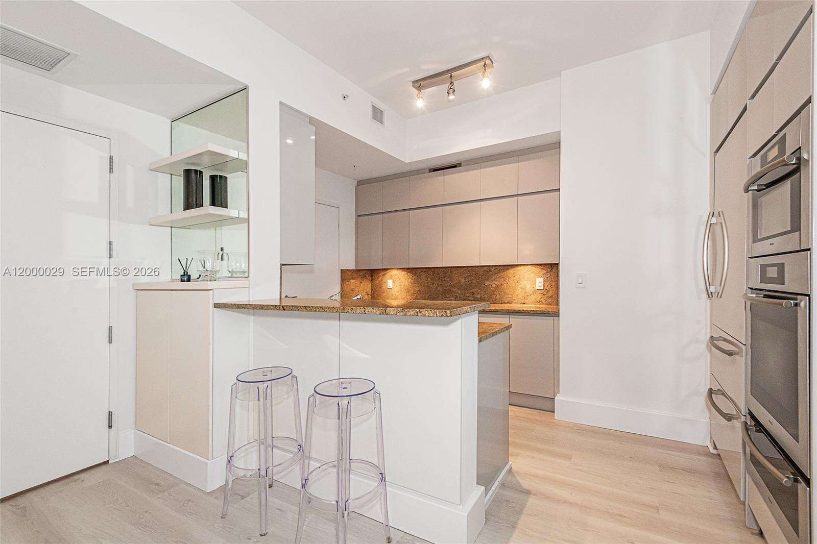 Continuum Unit #1804 | Picture 11