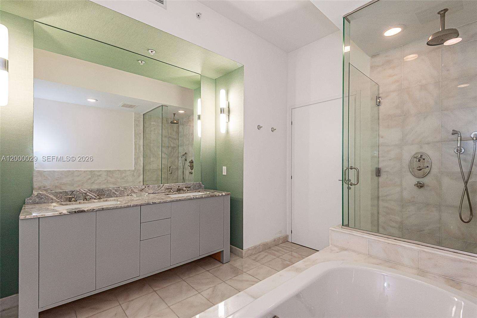 Continuum Unit #1804 | Picture 16