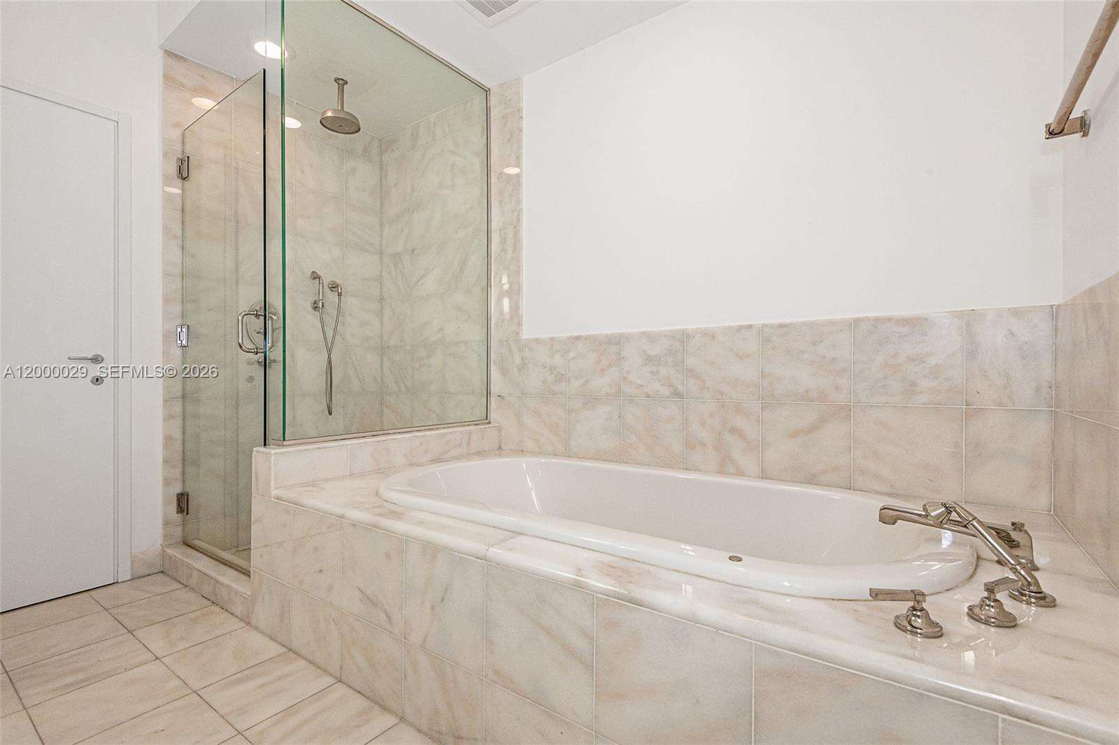 Continuum Unit #1804 | Picture 17