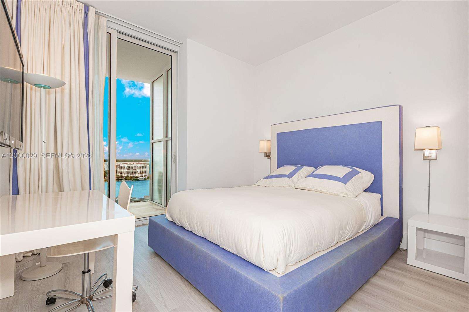 Continuum Unit #1804 | Picture 19