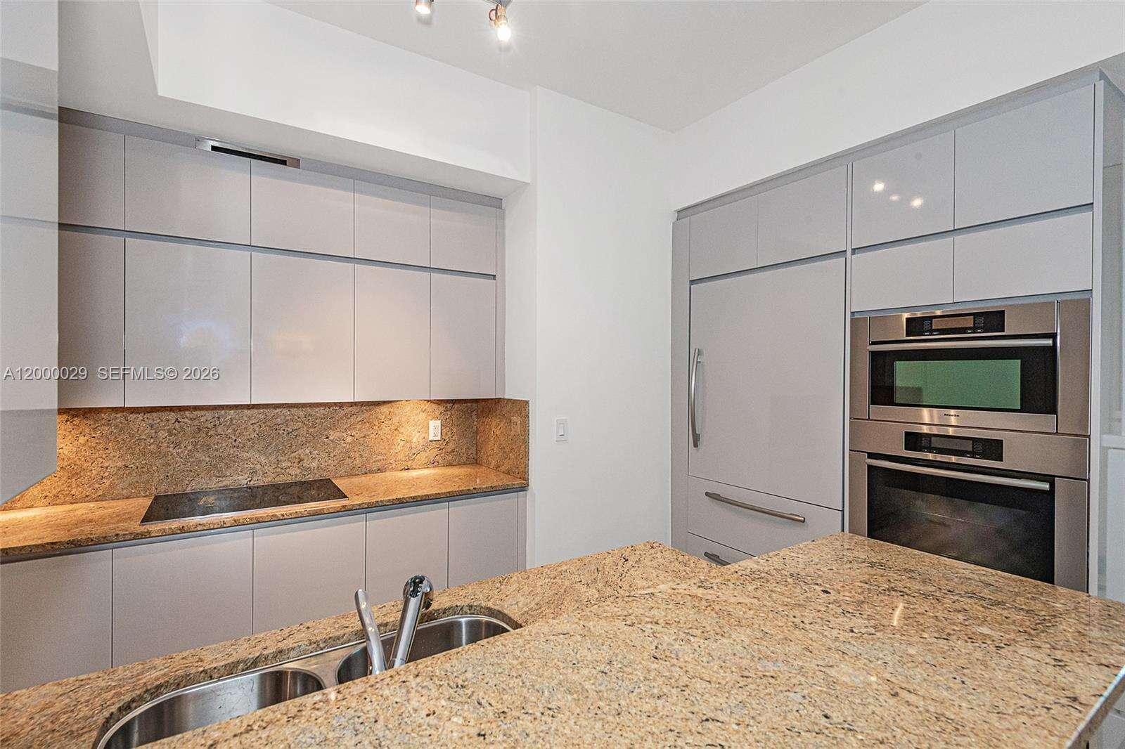 Continuum Unit #1804 | Picture 8