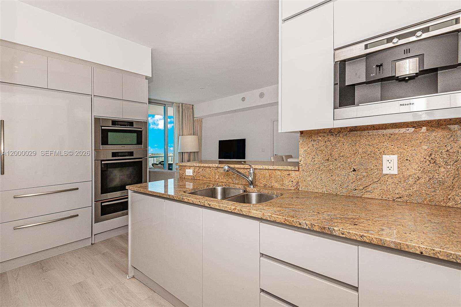 Continuum Unit #1804 | Picture 10