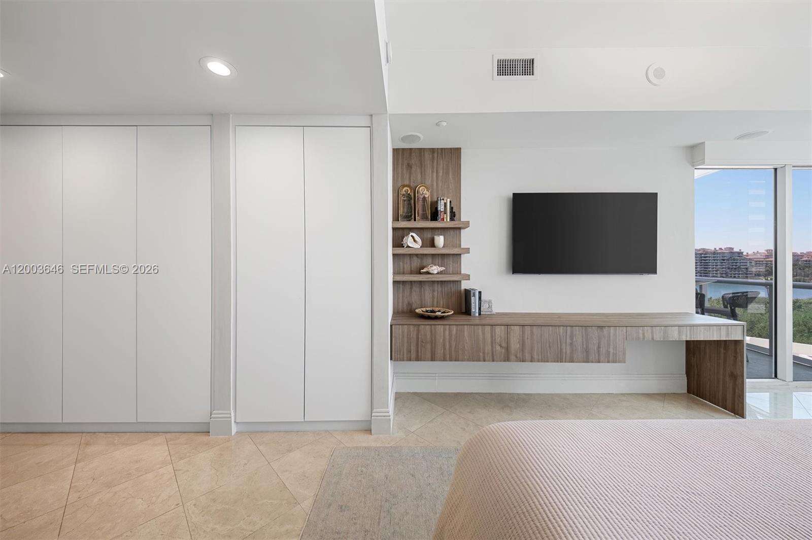 Continuum Unit #702 | Picture 21