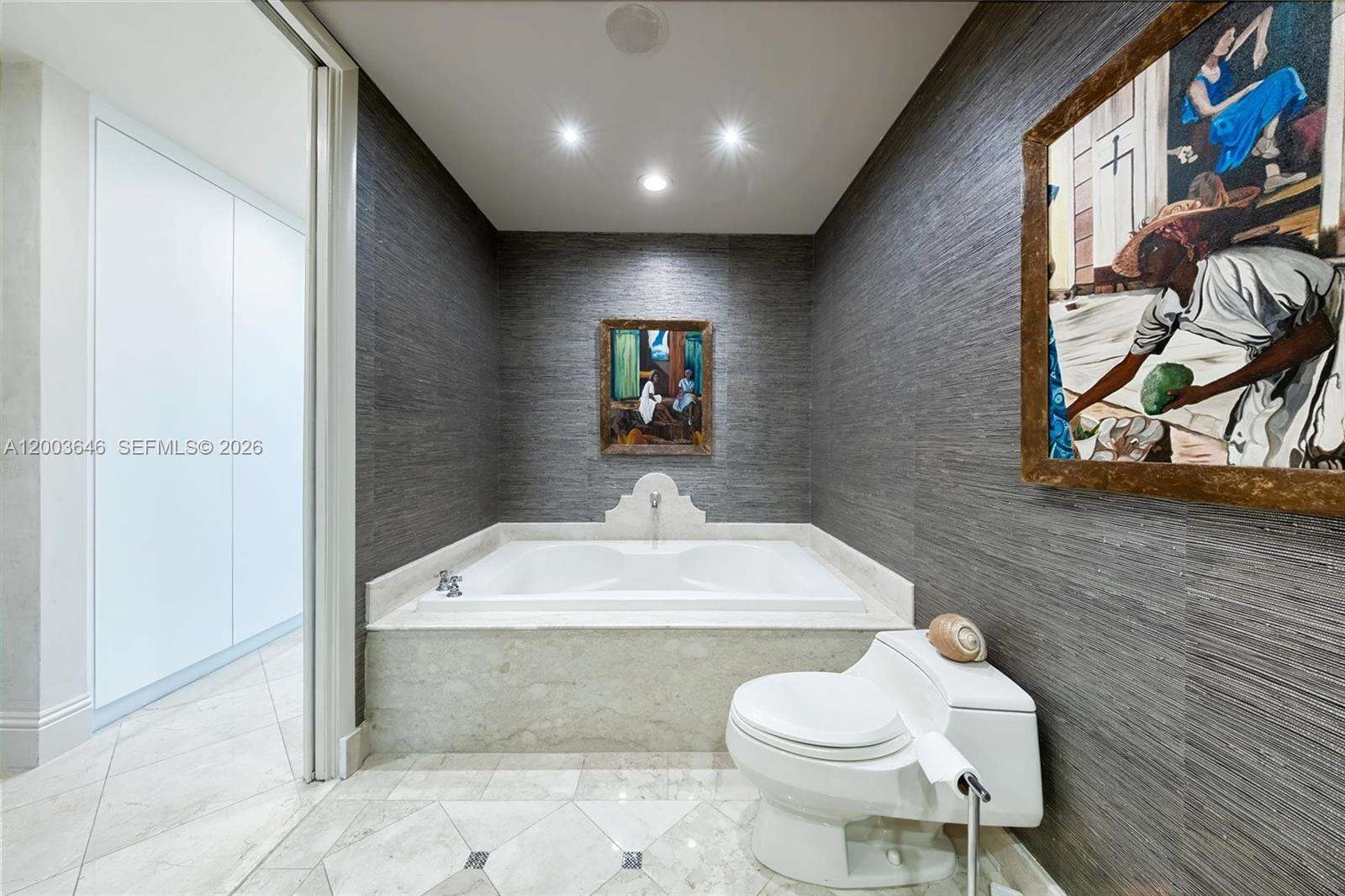 Continuum Unit #702 | Picture 26