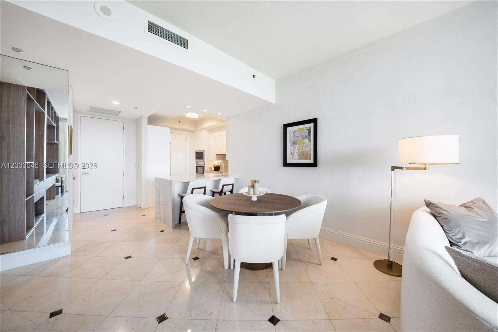 Continuum Unit #702 | Picture 4