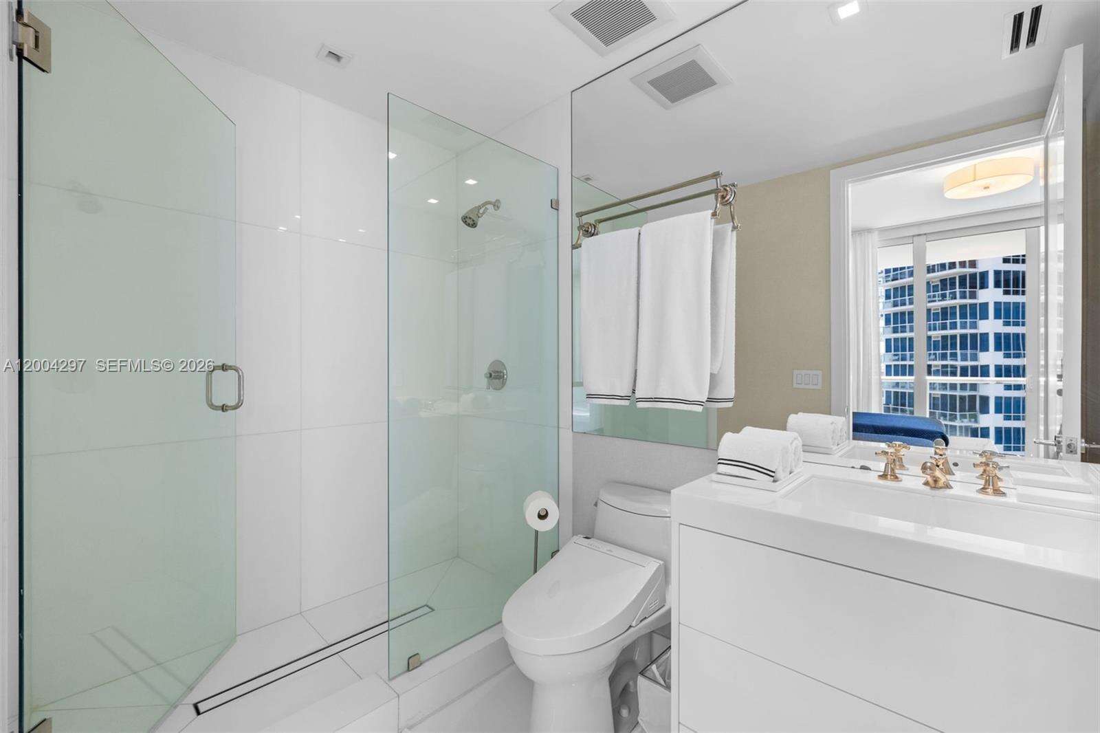 Continuum Unit #1502/03 | Picture 32