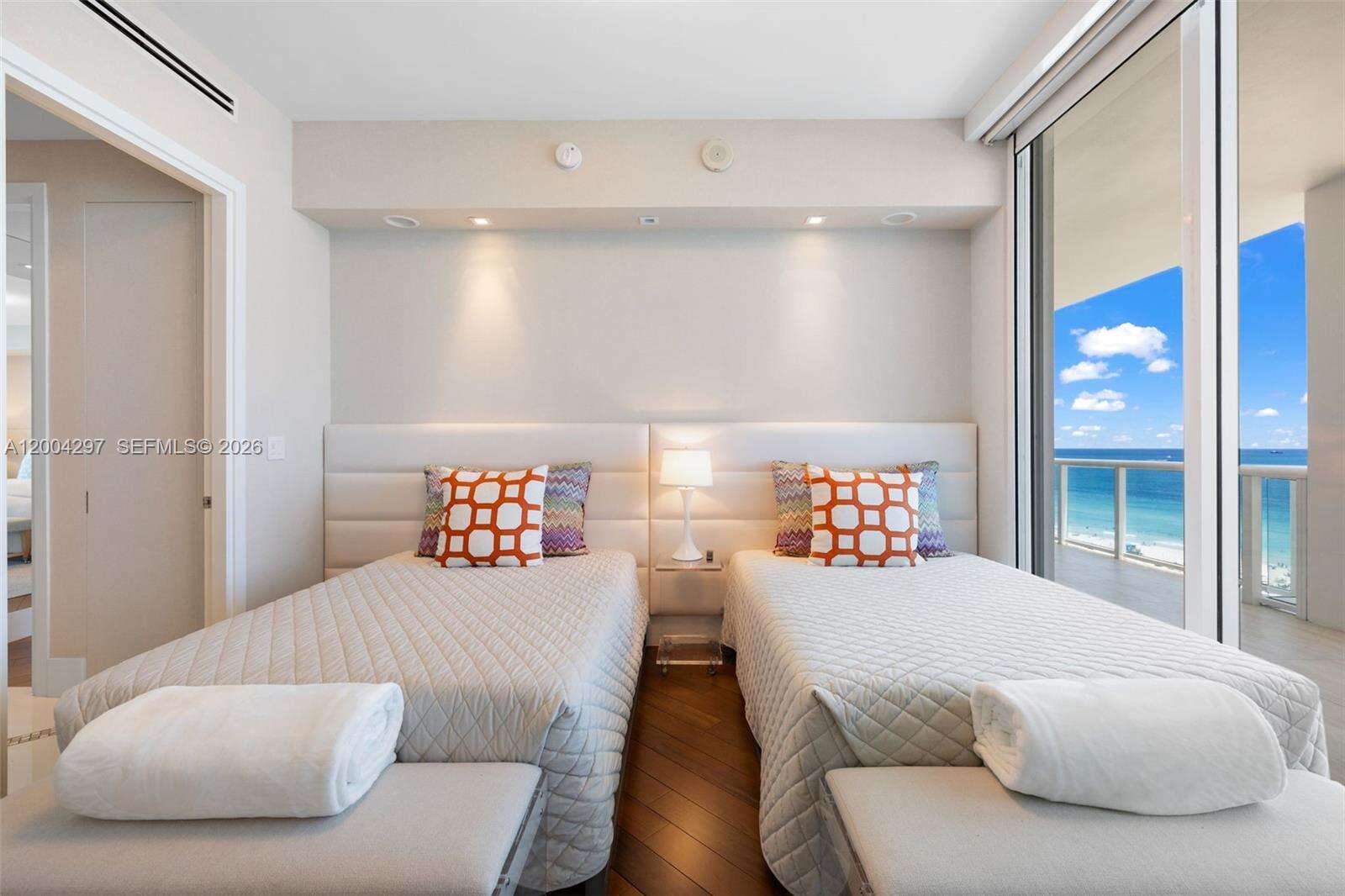 Continuum Unit #1502/03 | Picture 36