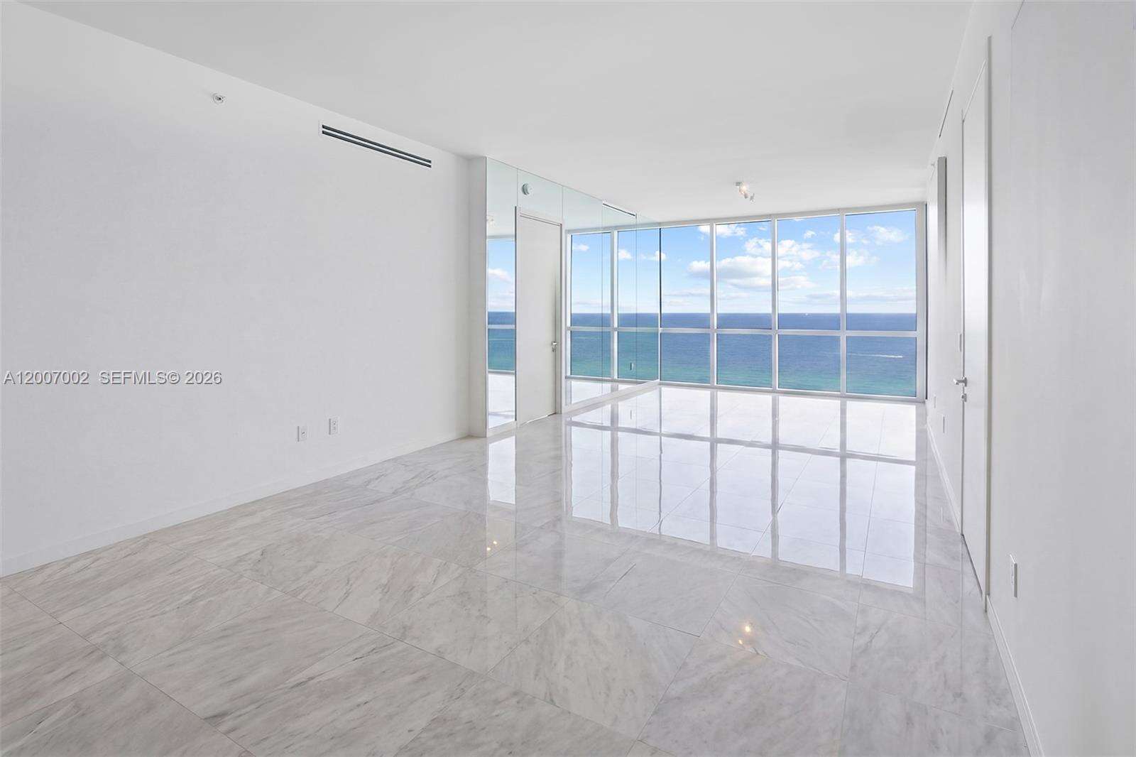 Continuum Unit #2107 | Picture 14