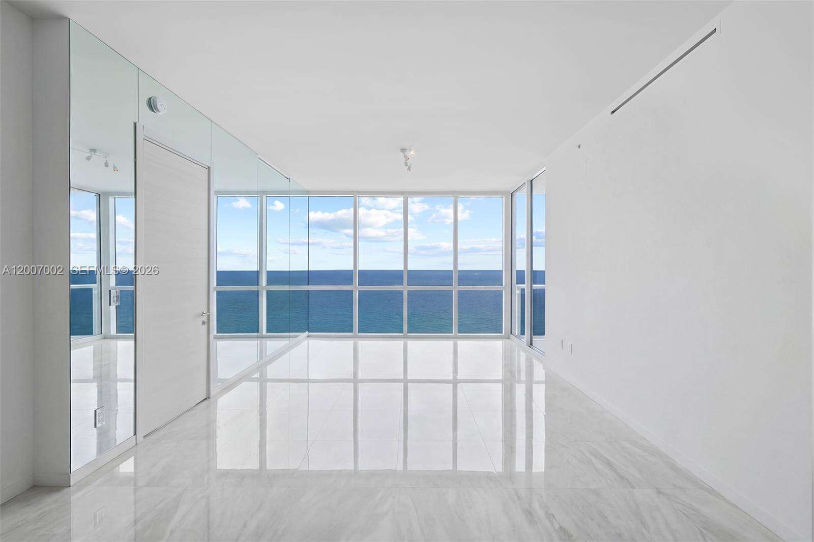 Continuum Unit #2107 | Picture 16