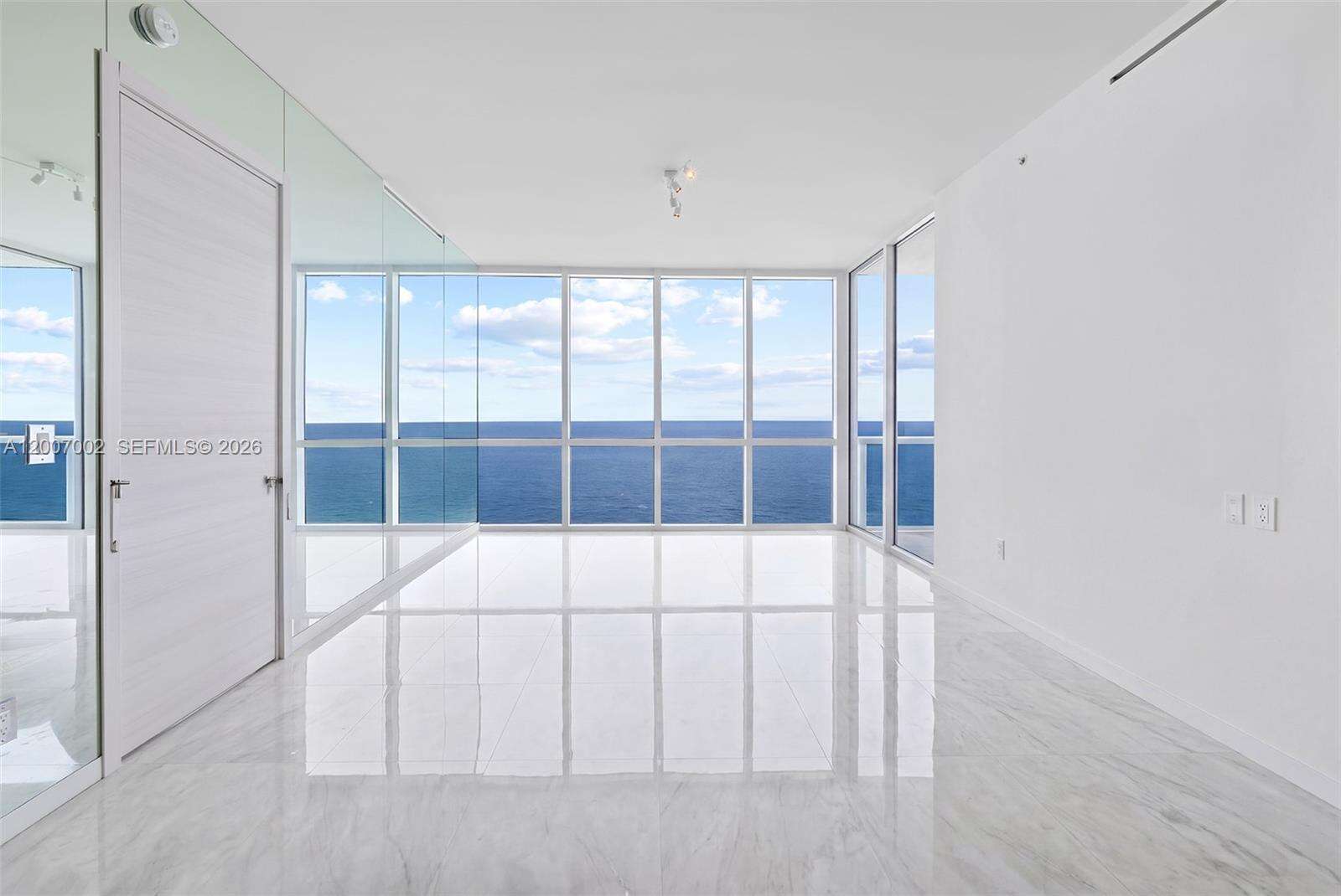 Continuum Unit #2107 | Picture 18