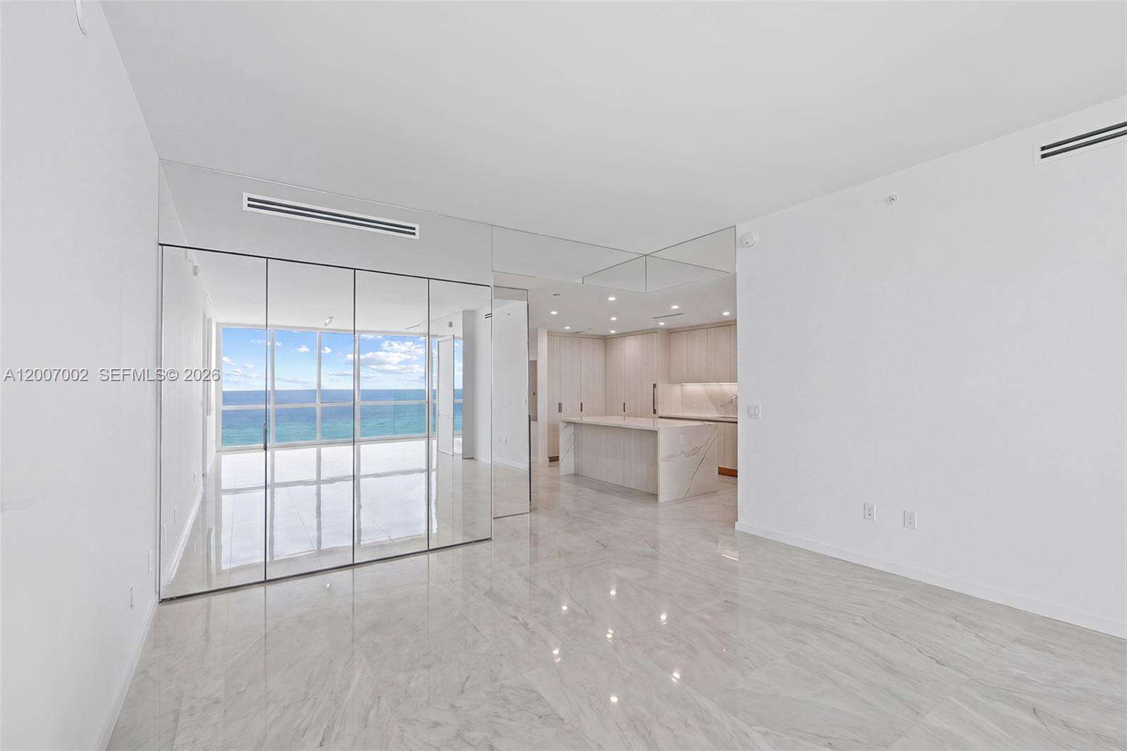 Continuum Unit #2107 | Picture 19