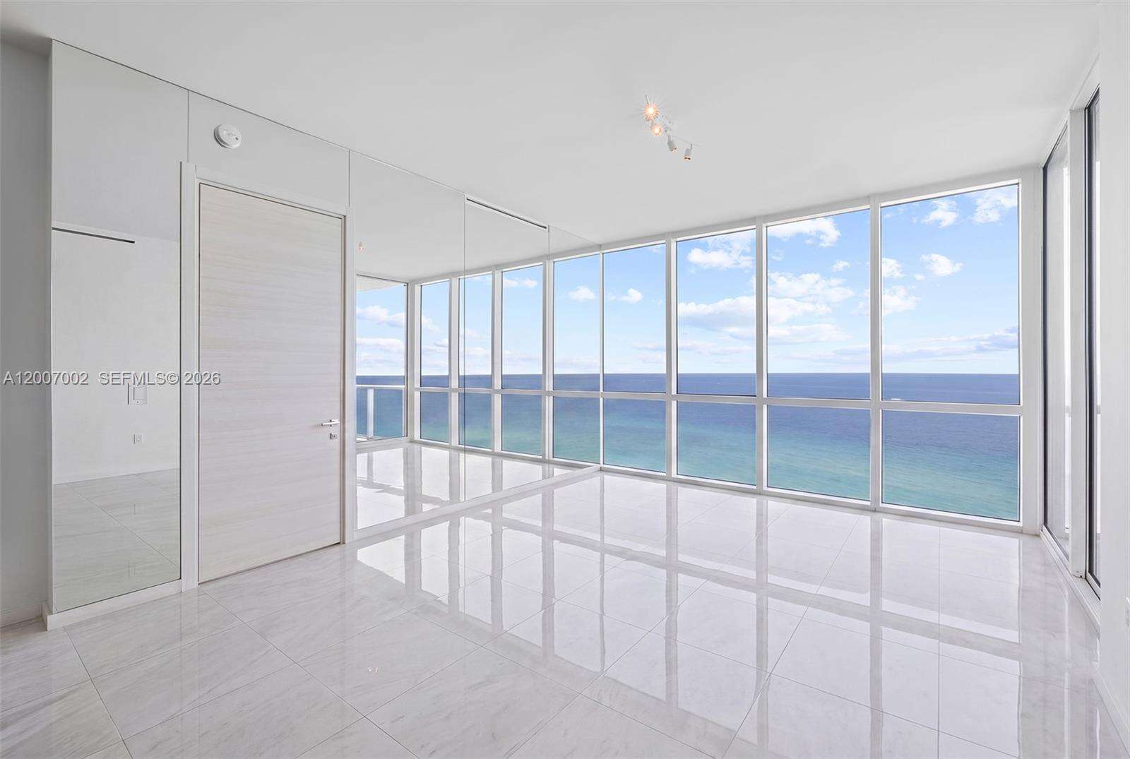 Continuum Unit #2107 | Picture 20