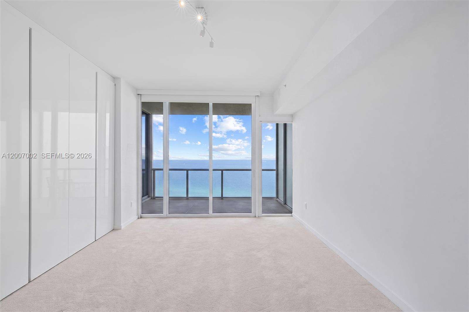 Continuum Unit #2107 | Picture 25