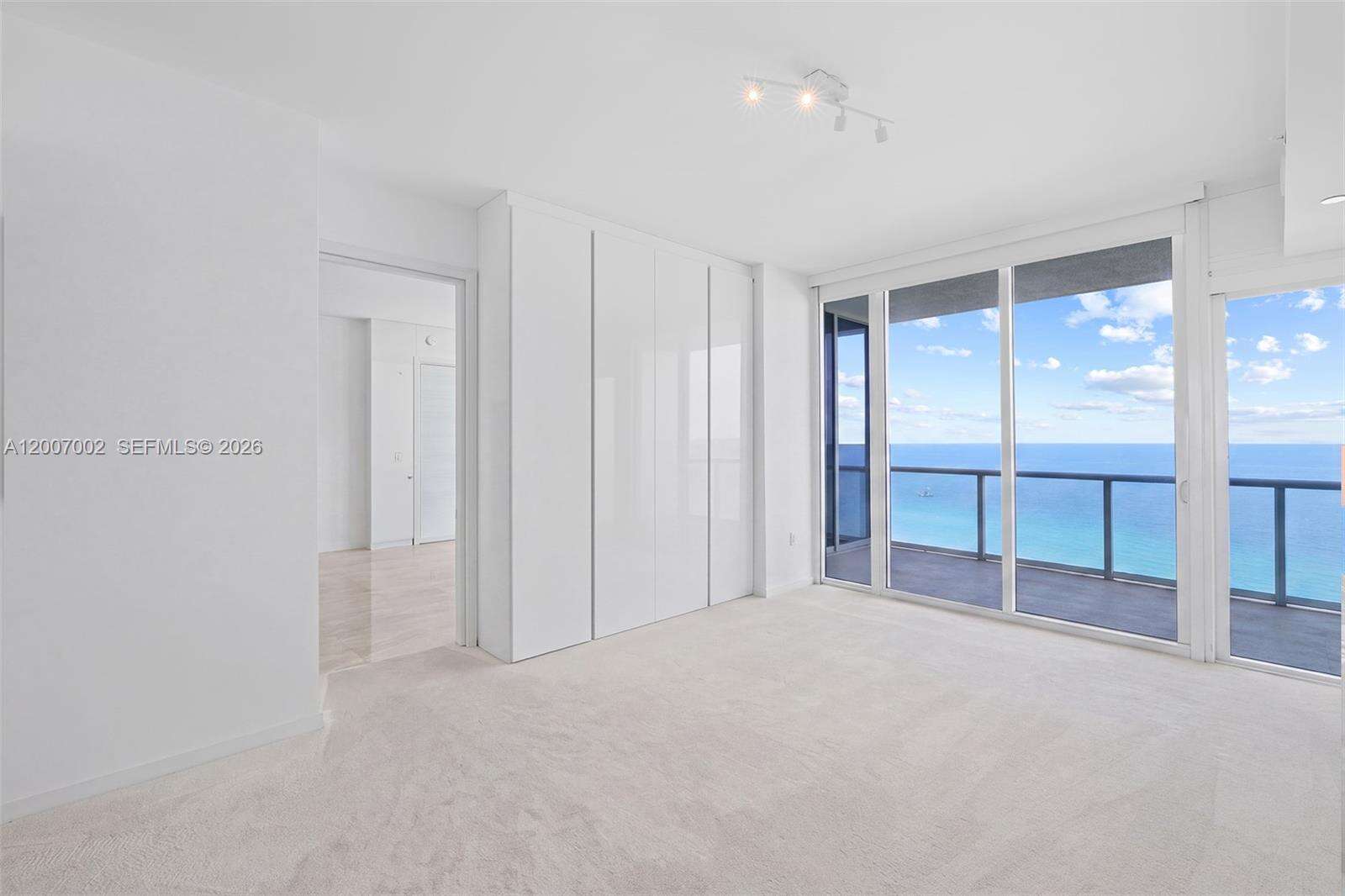 Continuum Unit #2107 | Picture 26